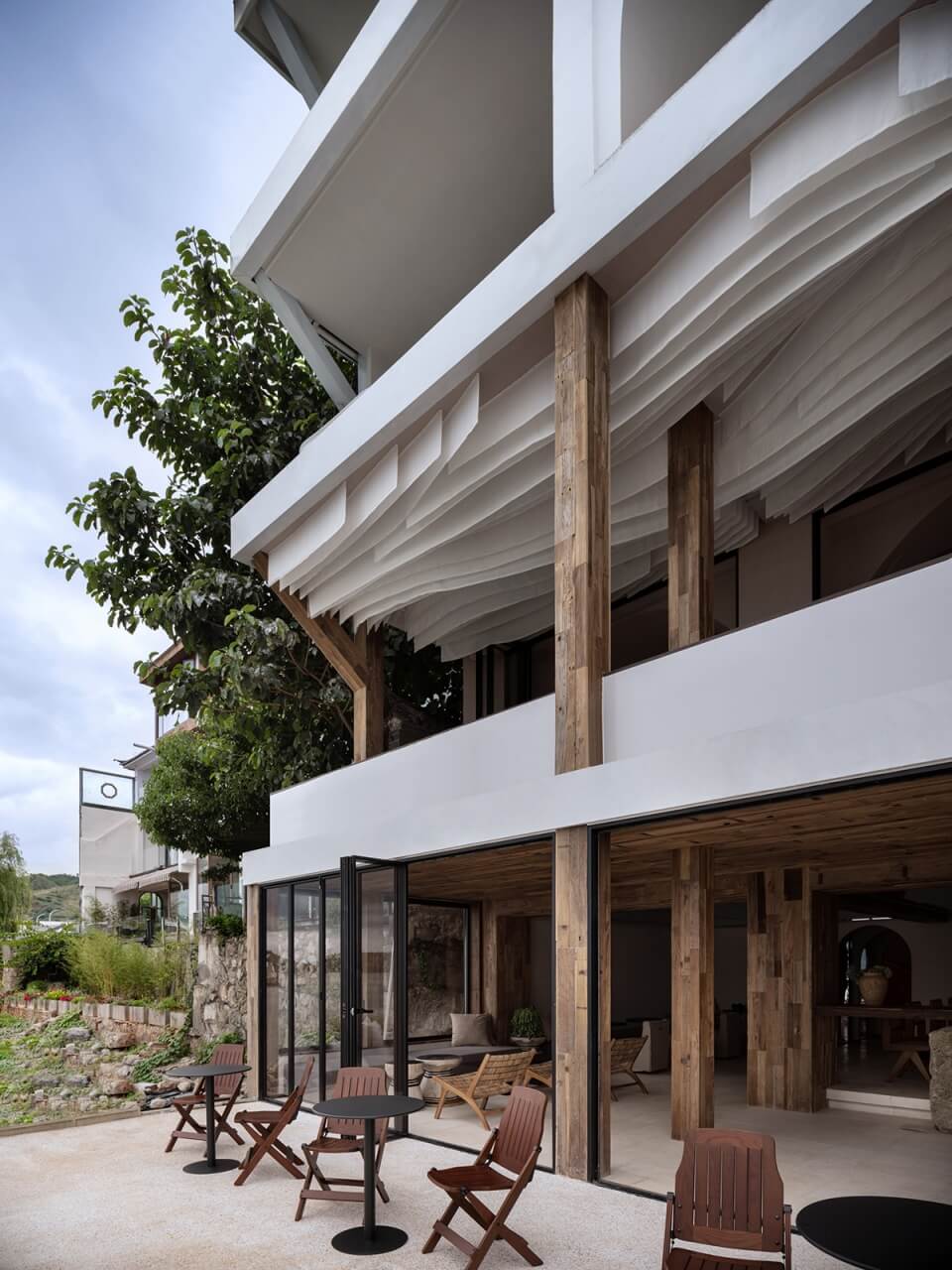 洛陽酒店裝修設(shè)計公司特色民宿設(shè)計案例(圖2) mhbszdsysdl-2.jpg