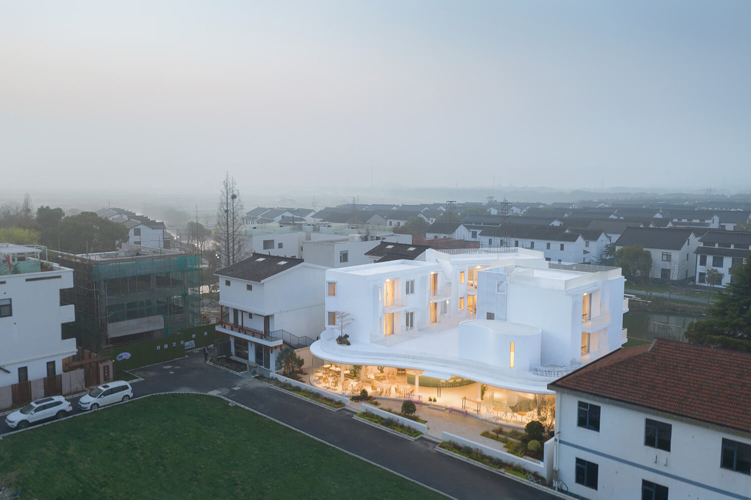 主題民宿設(shè)計(jì)公司云上主題民宿裝修案例(圖2) 1.jpg