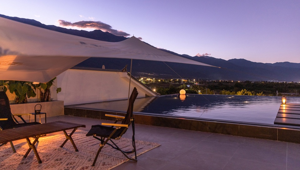 酒店設(shè)計(jì)公司白平衡度假酒店裝修案例分享(圖14) dlbphsjsdjjd-35.jpg