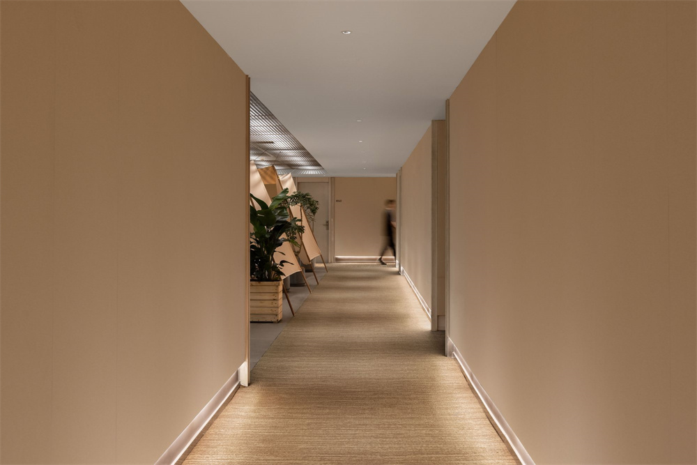 主題酒店設(shè)計公司分享易車·亞朵汽車概念酒店(圖18) 圖片 (18).jpg