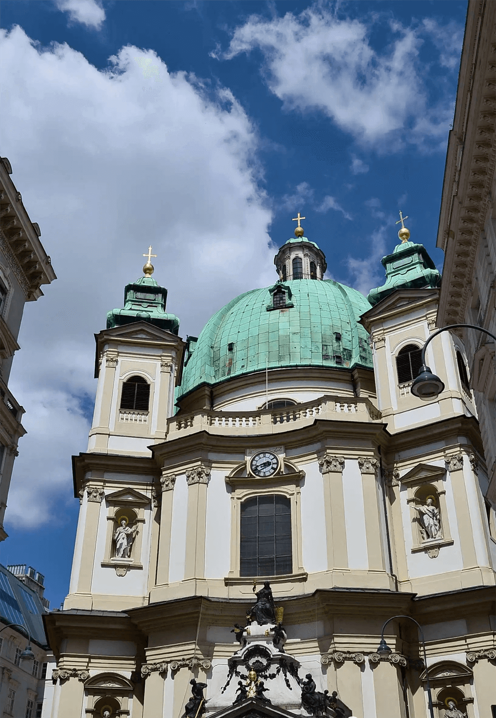 酒店設(shè)計公司推薦維也納瑰麗酒店裝修案例(圖9) 酒店設(shè)計公司推薦維也納瑰麗酒店裝修案例(圖9)