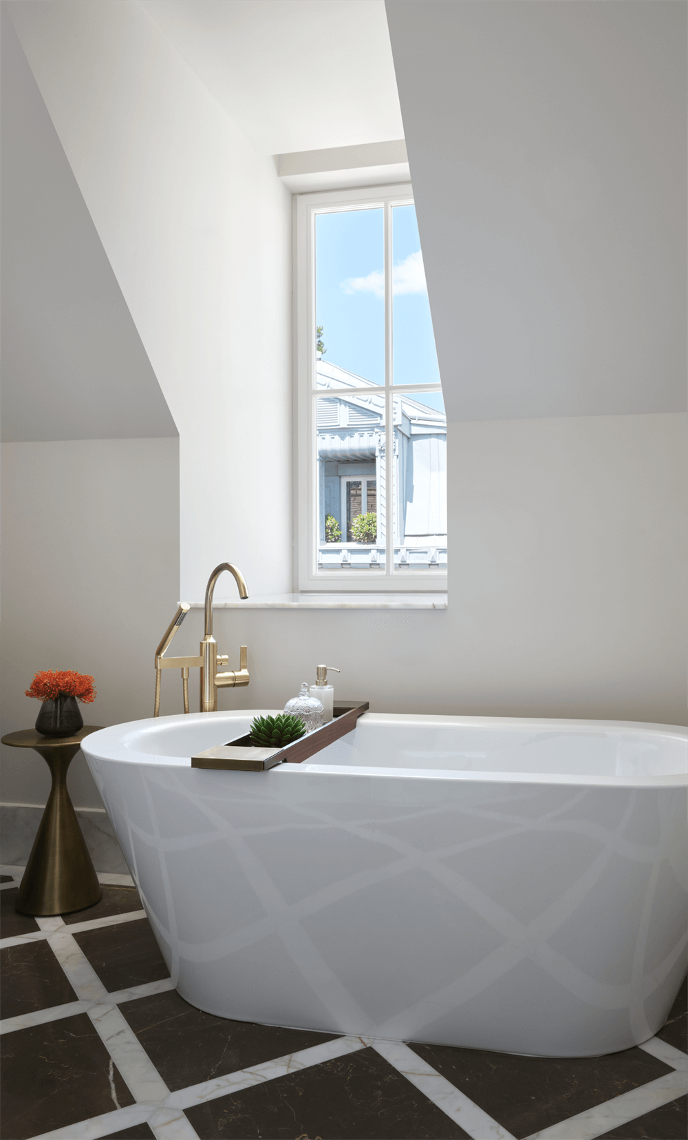 酒店設(shè)計公司推薦維也納瑰麗酒店裝修案例(圖5) 酒店設(shè)計公司推薦維也納瑰麗酒店裝修案例(圖5)