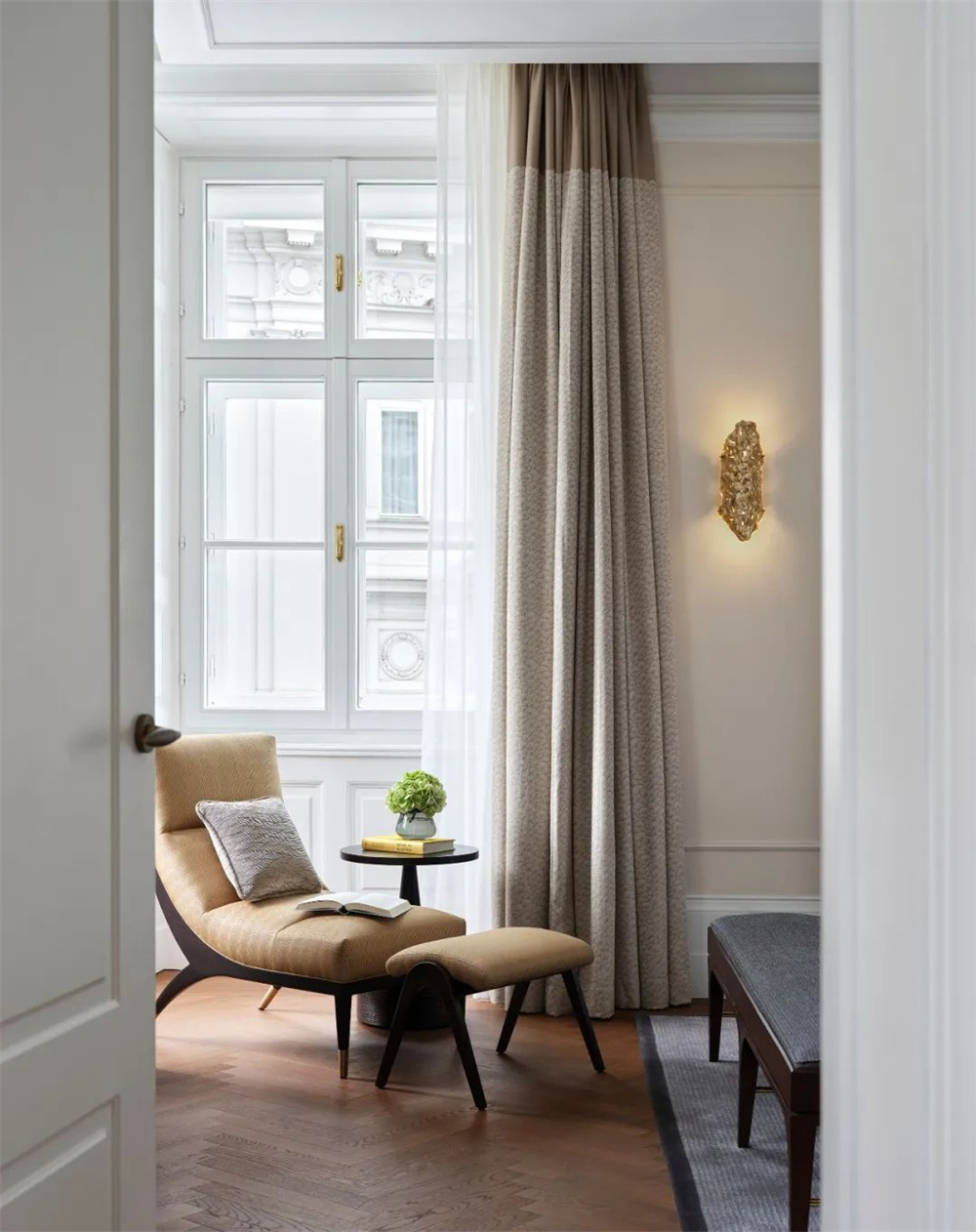 酒店設(shè)計公司推薦維也納瑰麗酒店裝修案例(圖22) 酒店設(shè)計公司推薦維也納瑰麗酒店裝修案例(圖22)