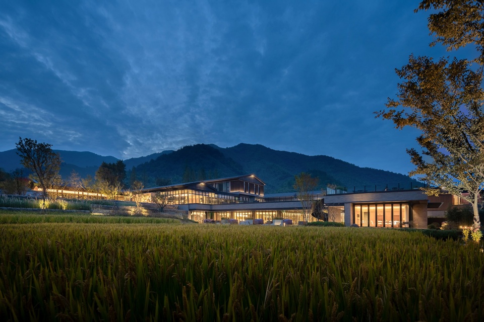 度假酒店設計公司柏翠姚良酒店裝修案例(圖2) ajbcyldjjd-4.jpg