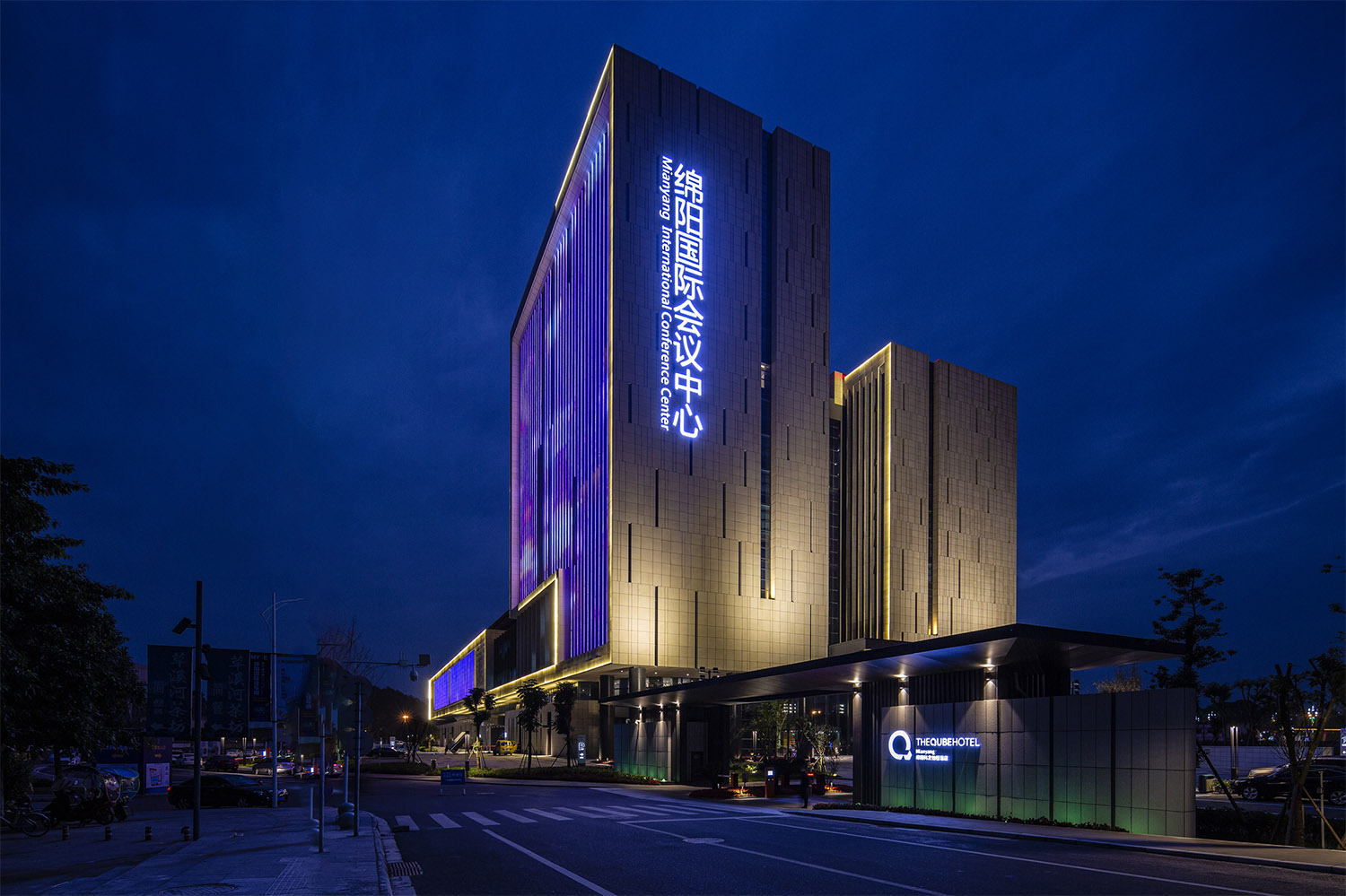 酒店設(shè)計公司國際酒店會議中心裝修案例(圖3) mianyangguojihuiyizxjd-4.jpg