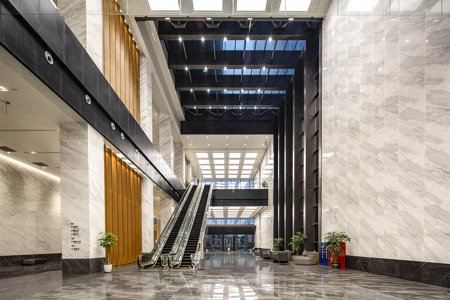 酒店設(shè)計公司國際酒店會議中心裝修案例(圖6) 酒店設(shè)計公司國際酒店會議中心裝修案例(圖6)