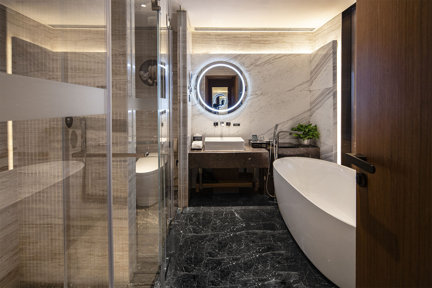 酒店設(shè)計公司國際酒店會議中心裝修案例(圖27) 酒店設(shè)計公司國際酒店會議中心裝修案例(圖27)