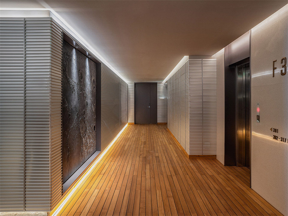 未來感十足的工業(yè)風(fēng)酒店裝修設(shè)計——YIN Hotel(圖3) 未來感十足的工業(yè)風(fēng)酒店裝修設(shè)計——YIN Hotel(圖3)