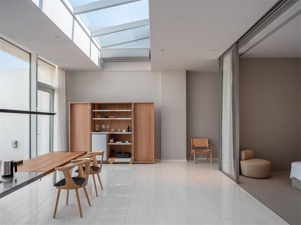 未來感十足的工業(yè)風(fēng)酒店裝修設(shè)計——YIN Hotel(圖6) 未來感十足的工業(yè)風(fēng)酒店裝修設(shè)計——YIN Hotel(圖6)