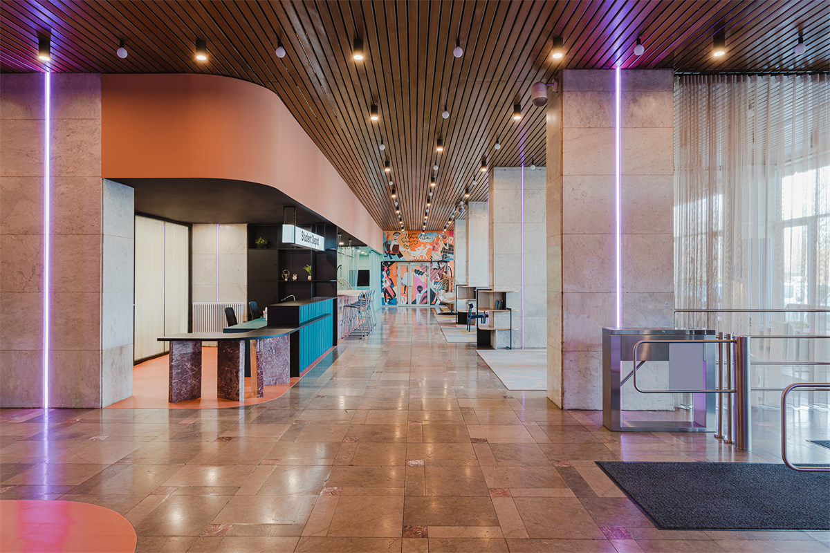 國外年輕有活力的時(shí)尚酒店大堂設(shè)計(jì)(圖1) 國外年輕有活力的時(shí)尚酒店大堂設(shè)計(jì)(圖1)