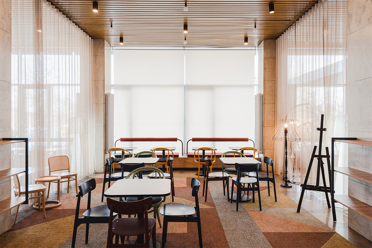 國外年輕有活力的時(shí)尚酒店大堂設(shè)計(jì)(圖3) 國外年輕有活力的時(shí)尚酒店大堂設(shè)計(jì)(圖3)