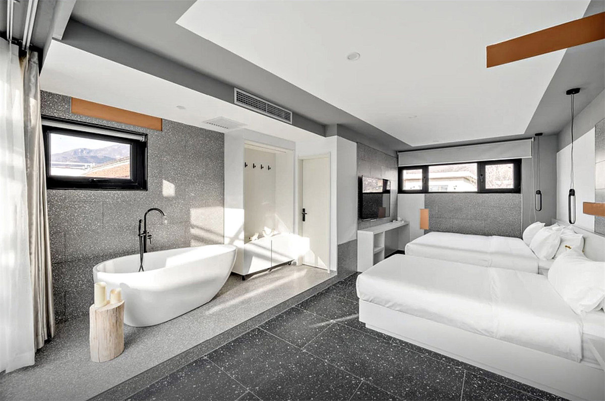 現(xiàn)代輕奢風(fēng)農(nóng)家院改造民宿裝修設(shè)計(jì)案例(圖7) 現(xiàn)代輕奢風(fēng)農(nóng)家院改造民宿裝修設(shè)計(jì)案例(圖7)