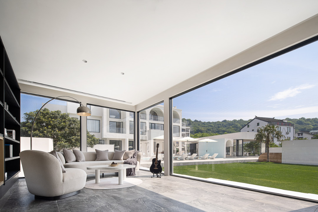 國內(nèi)版馬爾代夫度假民宿裝修設(shè)計案例(圖4) 國內(nèi)版馬爾代夫度假民宿裝修設(shè)計案例(圖4)