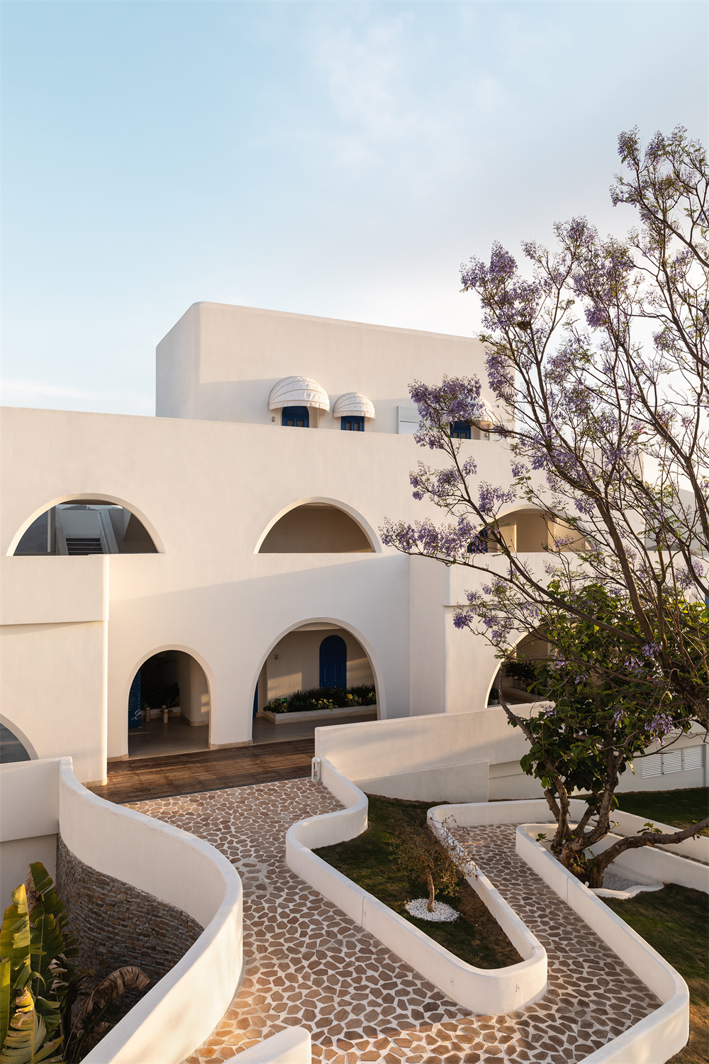 四川日照半山度假民宿酒店裝修設(shè)計(jì)方案(圖2) 四川日照半山度假民宿酒店裝修設(shè)計(jì)方案(圖2)