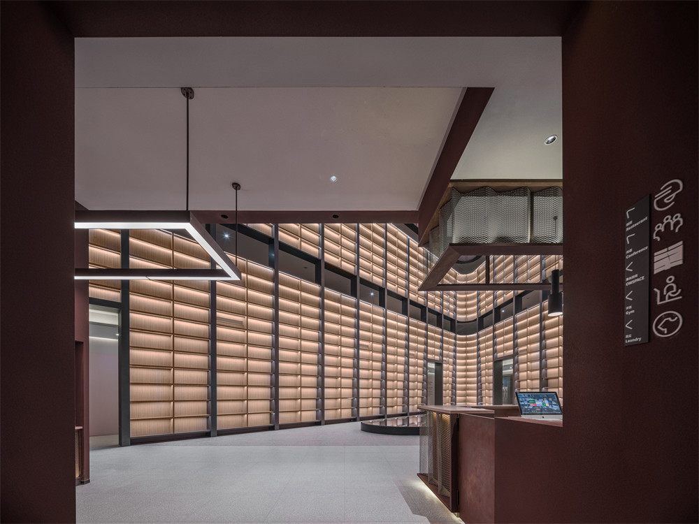 與書屋融合的亞朵 S 酒店裝修設(shè)計案例(圖3) 與書屋融合的亞朵 S 酒店裝修設(shè)計案例(圖3)