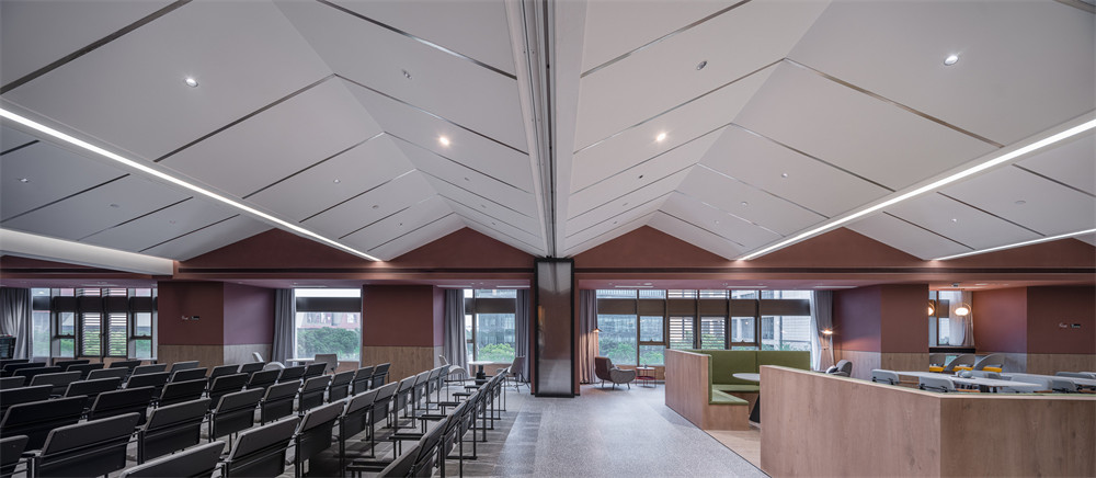 與書屋融合的亞朵 S 酒店裝修設(shè)計案例(圖4) 與書屋融合的亞朵 S 酒店裝修設(shè)計案例(圖4)