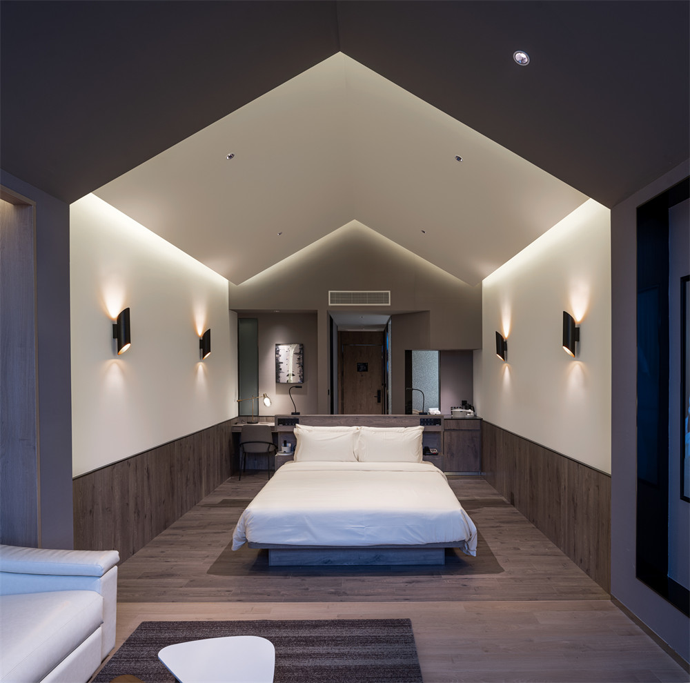 與書屋融合的亞朵 S 酒店裝修設(shè)計案例(圖12) 與書屋融合的亞朵 S 酒店裝修設(shè)計案例(圖12)