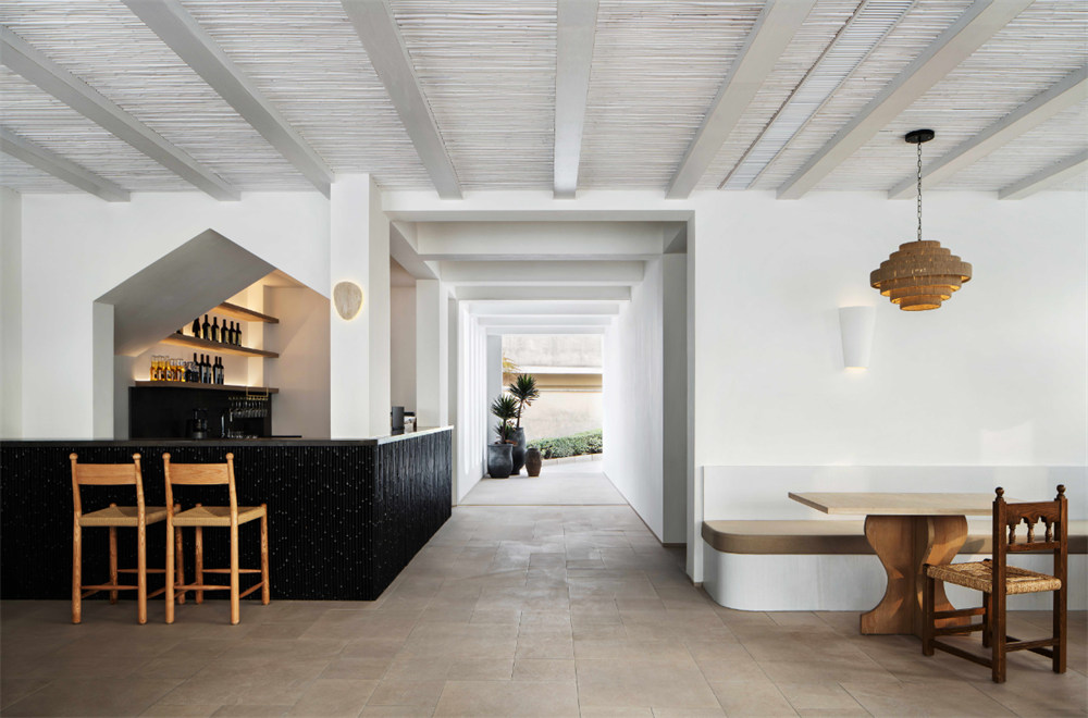 蜜悅·藍(lán)白圣島懸崖泡池海景民宿裝修設(shè)計(jì)方案(圖3) 蜜悅·藍(lán)白圣島懸崖泡池海景民宿裝修設(shè)計(jì)方案(圖3)