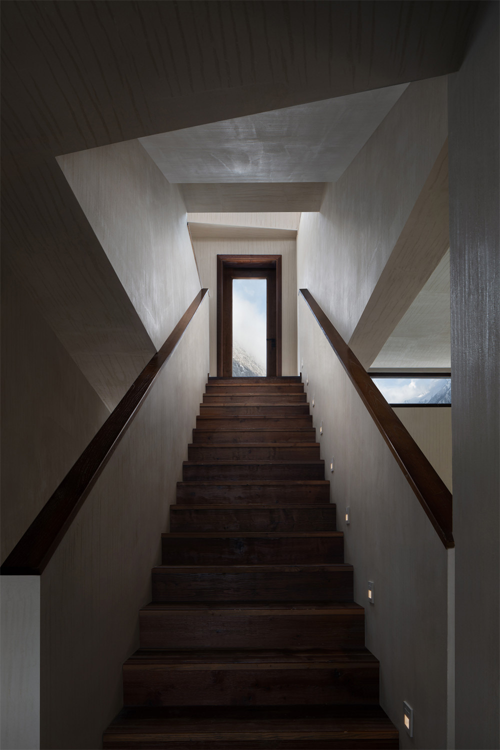 鄭州民宿裝修設(shè)計推薦四姑娘民宿設(shè)計案例(圖7) 鄭州民宿裝修設(shè)計推薦四姑娘民宿設(shè)計案例(圖7)