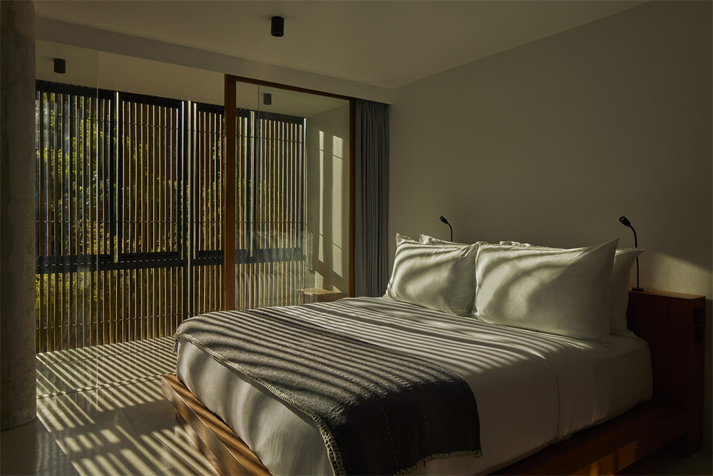 現(xiàn)代環(huán)保自然的Innit Lombok海濱酒店裝修設(shè)計方案(圖6) 現(xiàn)代環(huán)保自然的Innit Lombok海濱酒店裝修設(shè)計方案(圖6)