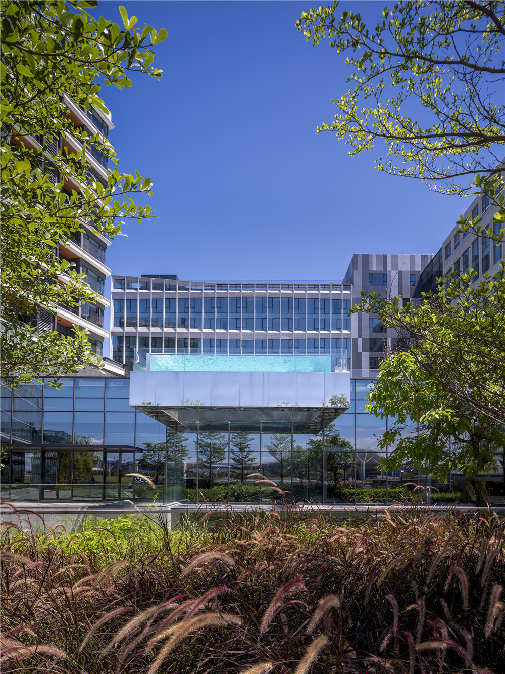 主打年輕時尚的皇冠假日五星級商務(wù)酒店裝修設(shè)計(圖1) 8227433_PIC2.jpg