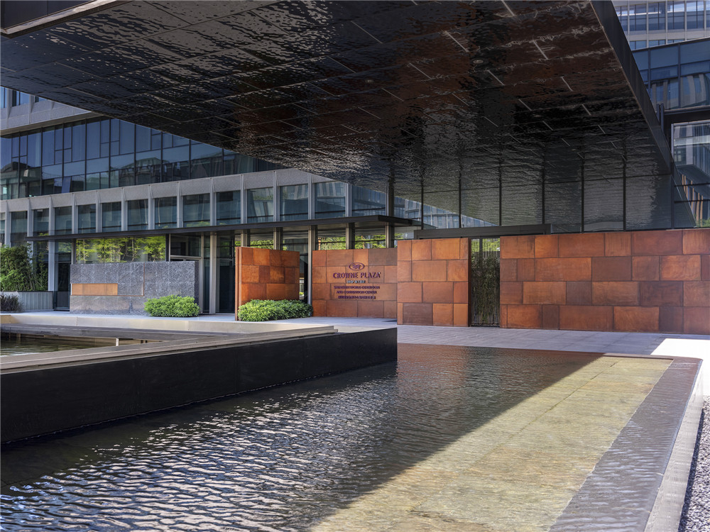 主打年輕時尚的皇冠假日五星級商務(wù)酒店裝修設(shè)計(圖3) 8227438_PIC6.jpg