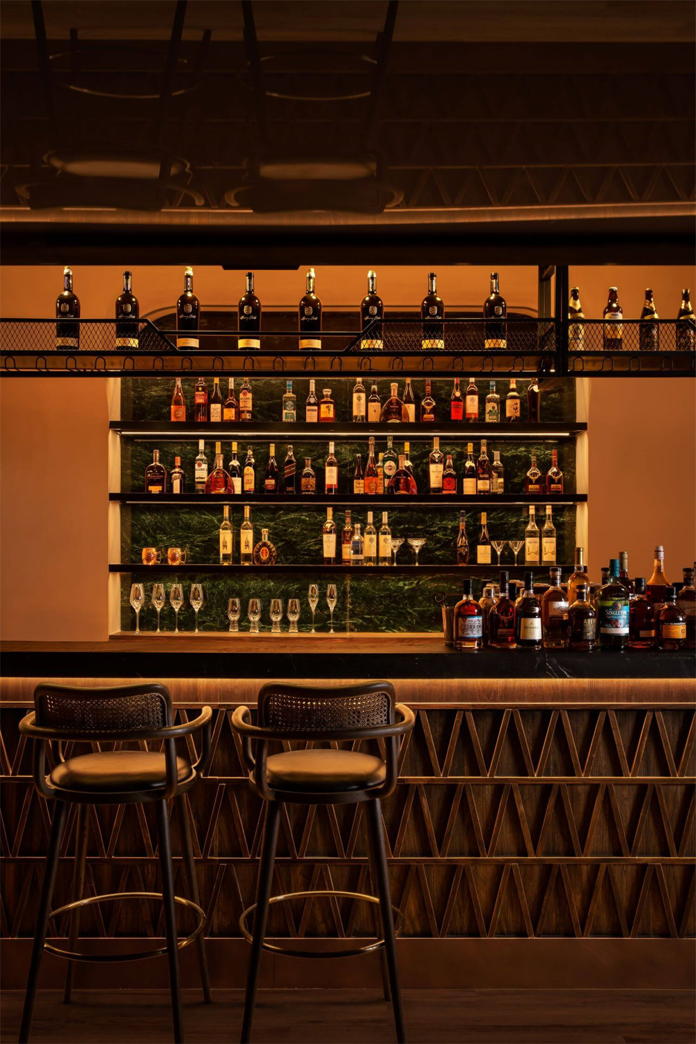 云南半山溫泉酒店裝修設(shè)計方案(圖7) 10524870_vsszan856761904424016.jpg