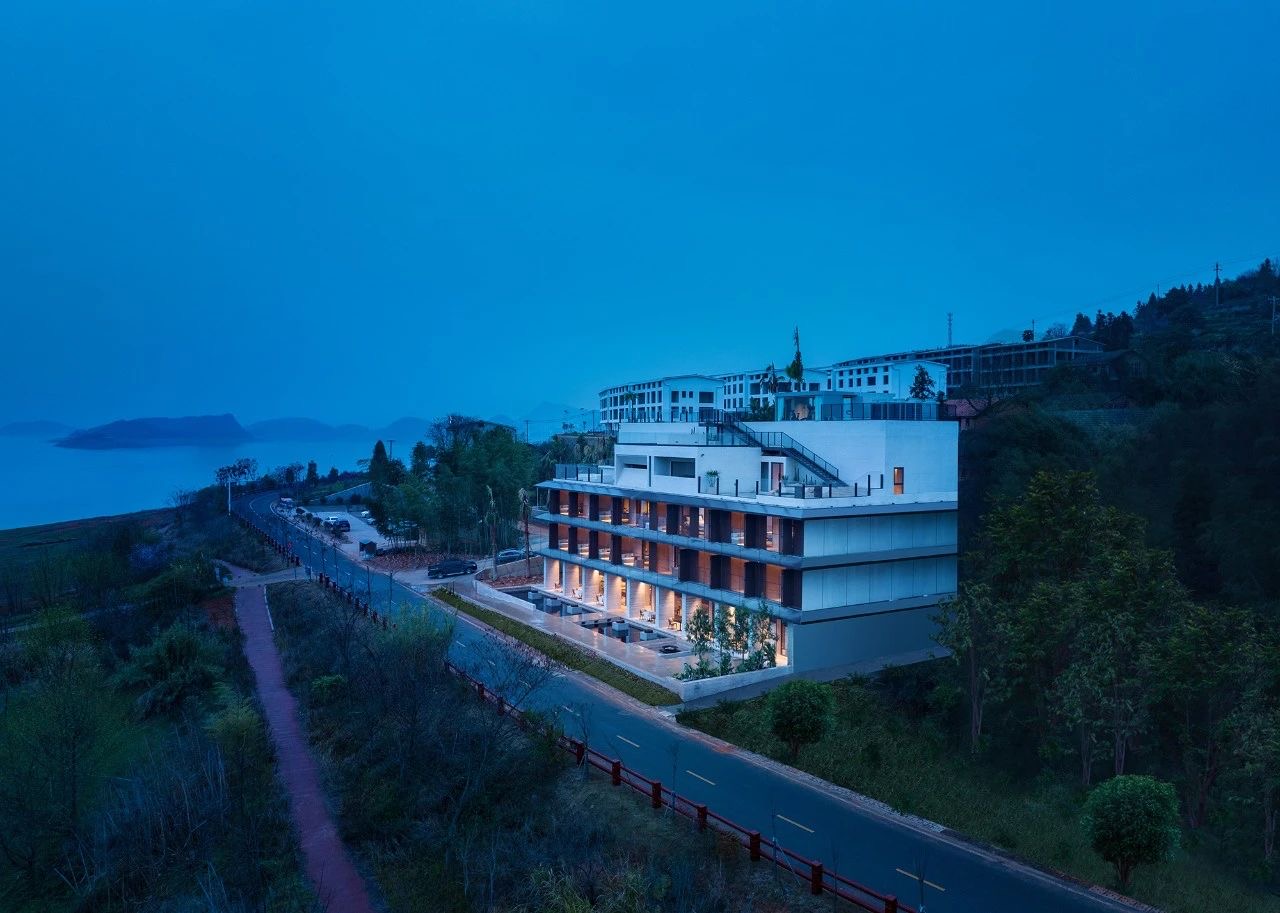 東江湖侘寂風(fēng)城市度假酒店裝修設(shè)計方案(圖1) 2023-09-27 103827.jpg