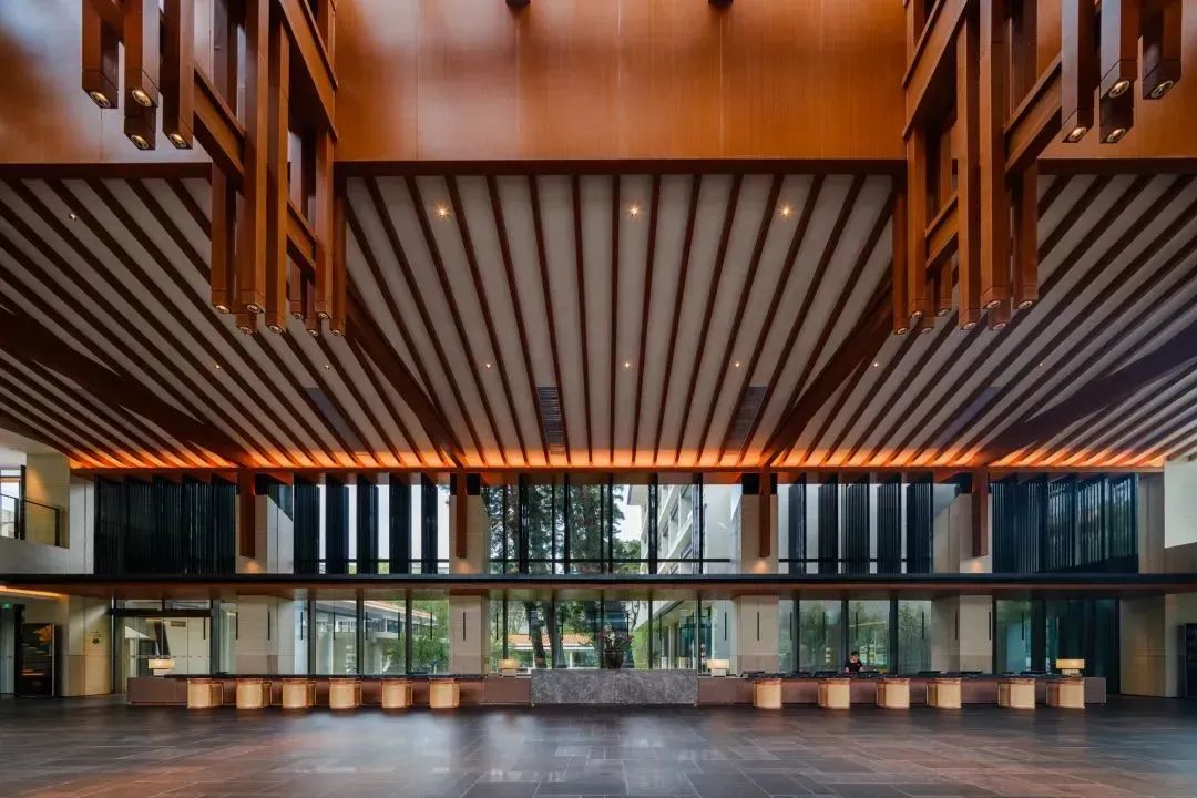 新嶺南風(fēng)格廣州中山溫泉賓館裝修設(shè)計(圖2) 640_wx_fmt=jpeg&wxfrom=5&wx_lazy=1&wx_co=1 (2).jpg