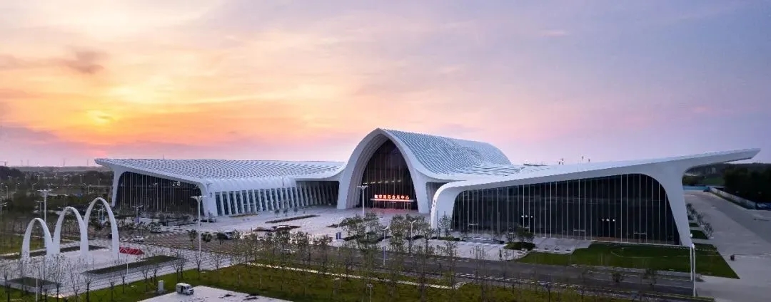 河北廊坊臨空國際會展中心裝修設(shè)計方案(圖1) 640_wx_fmt=jpeg&tp=webp&wxfrom=5&wx_lazy=1&wx_co=1.webp (11).jpg